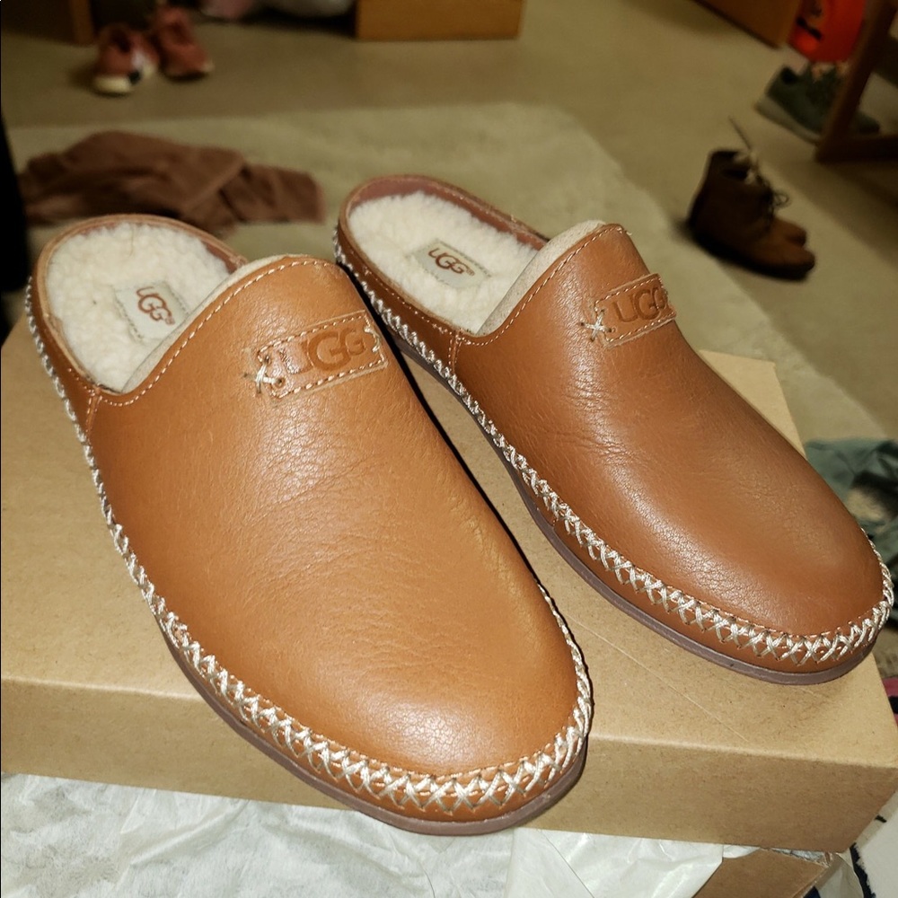 Ugg Slippers !! Cozy